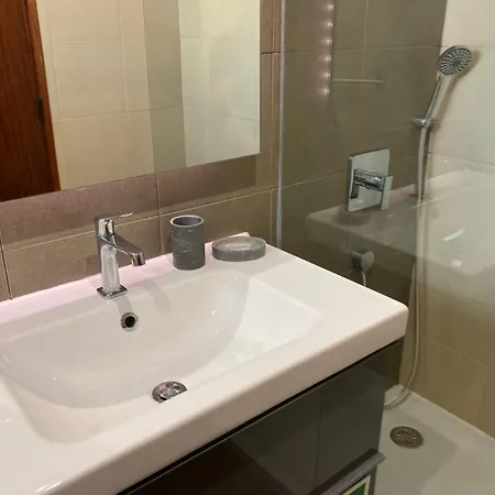 Apartment Luminoso Com Piscina E Estacionamento Em No Algarve