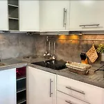 Apartamento Luminoso Com Piscina E Estacionamento Em Albufeira No Algarve Апартаменти Албуфейра