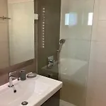 Apartamento Luminoso Com Piscina E Estacionamento Em Albufeira No Algarve * Албуфейра